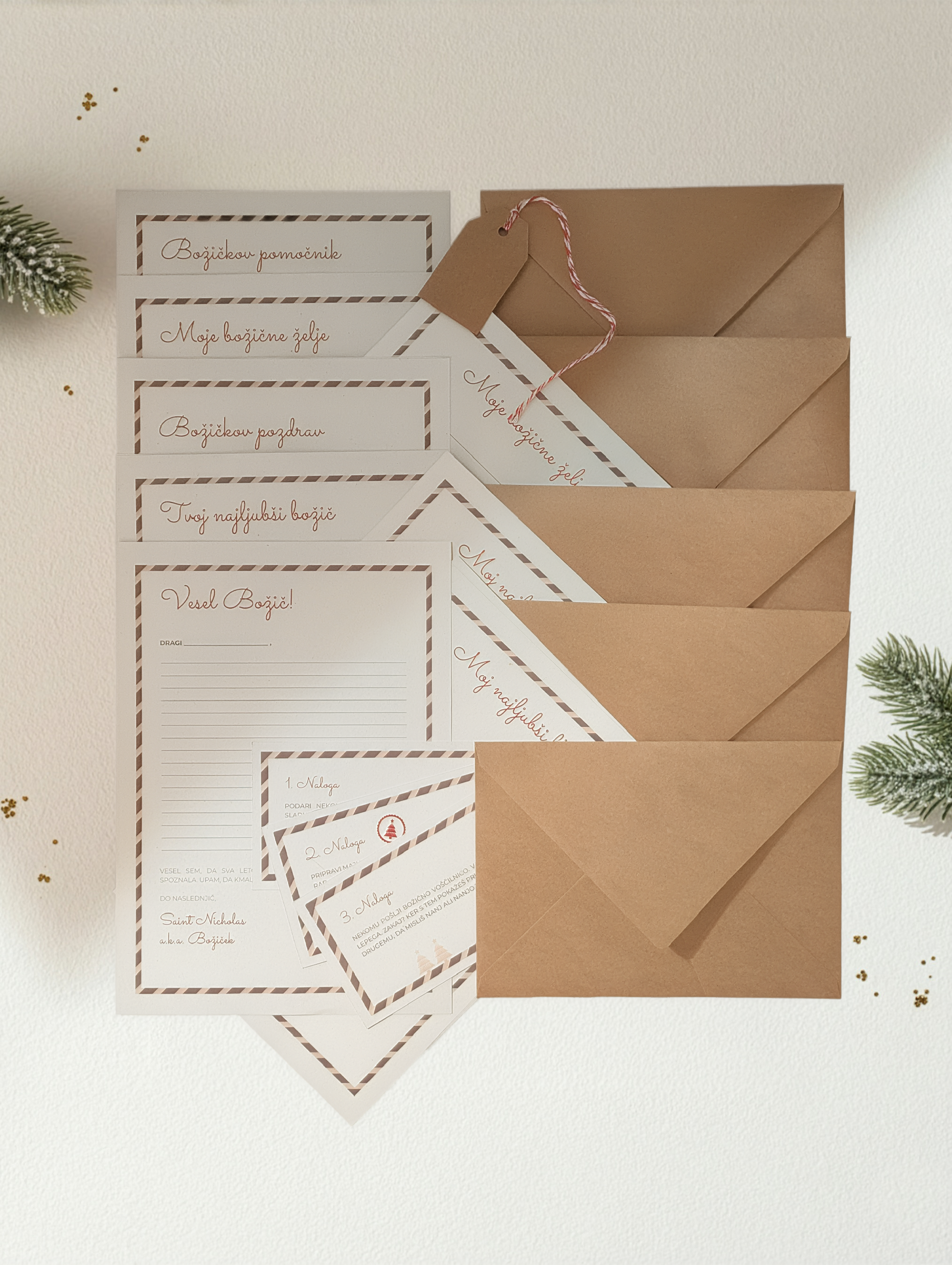 Celoten paket bozicni zarek za fante osnovnih pisem in kartic za želje ter rjave ovojnice. Vse je pripravljeno za samo-personalizacijo doma. Naročilo najlepših božičnih pisem.